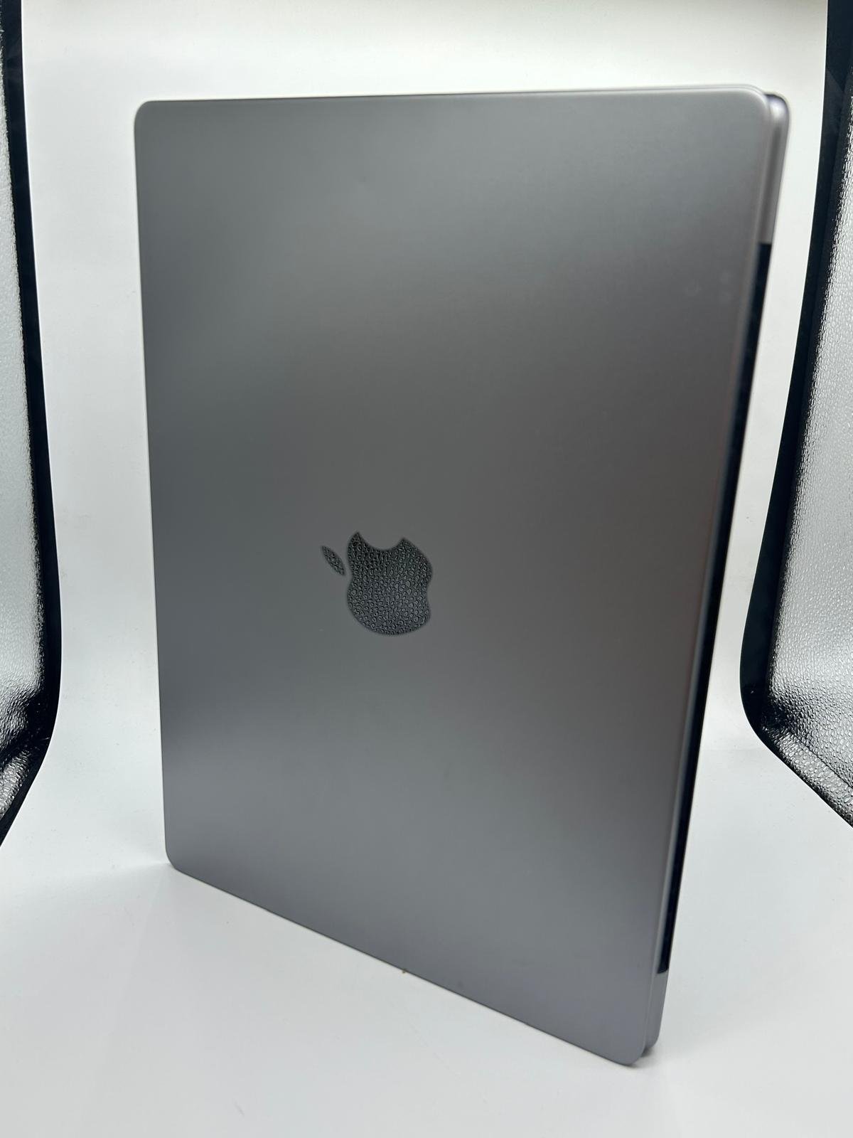 MacBook Pro 14" 2023 cu procesor M2 Pro (Model A2799) - Imagine 3