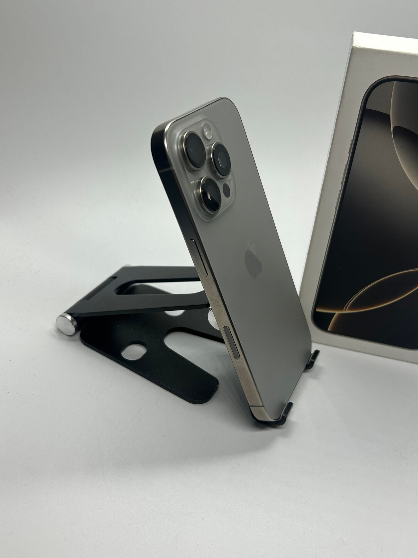 Apple iPhone 16 Pro, 128GB, 5G, Natural Titanium - Imagine 3