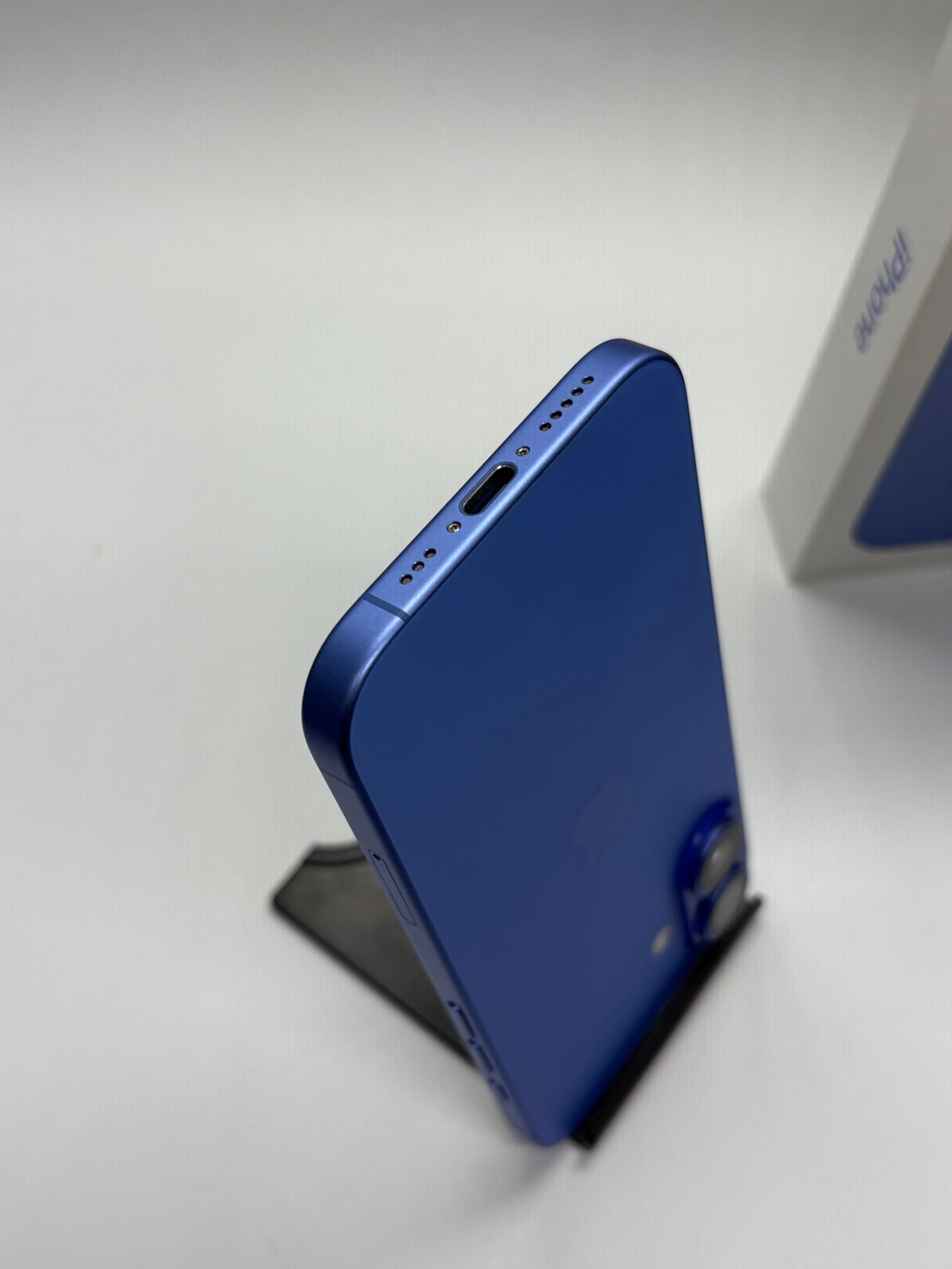 Apple iPhone 16, 128GB - Ultramarine - Imagine 5