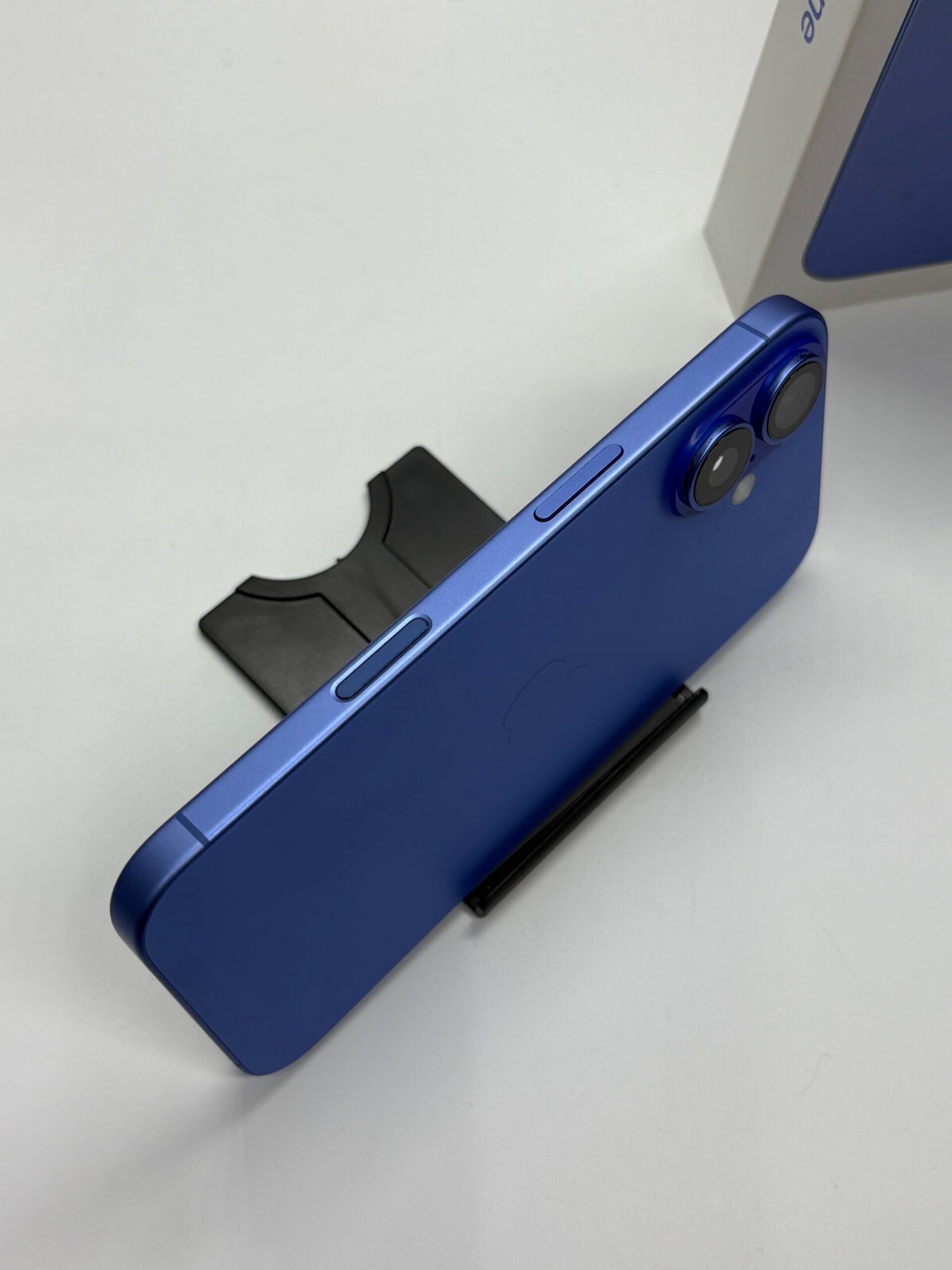 Apple iPhone 16, 128GB - Ultramarine - Imagine 7