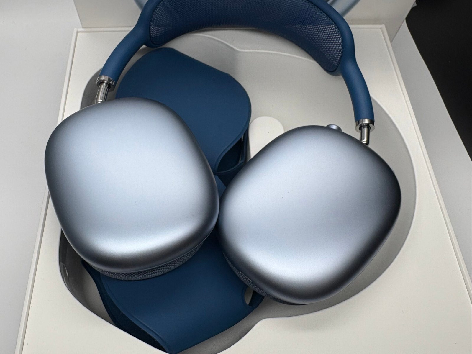 Casti Apple Airpods Max - Sky Blue - Imagine 2