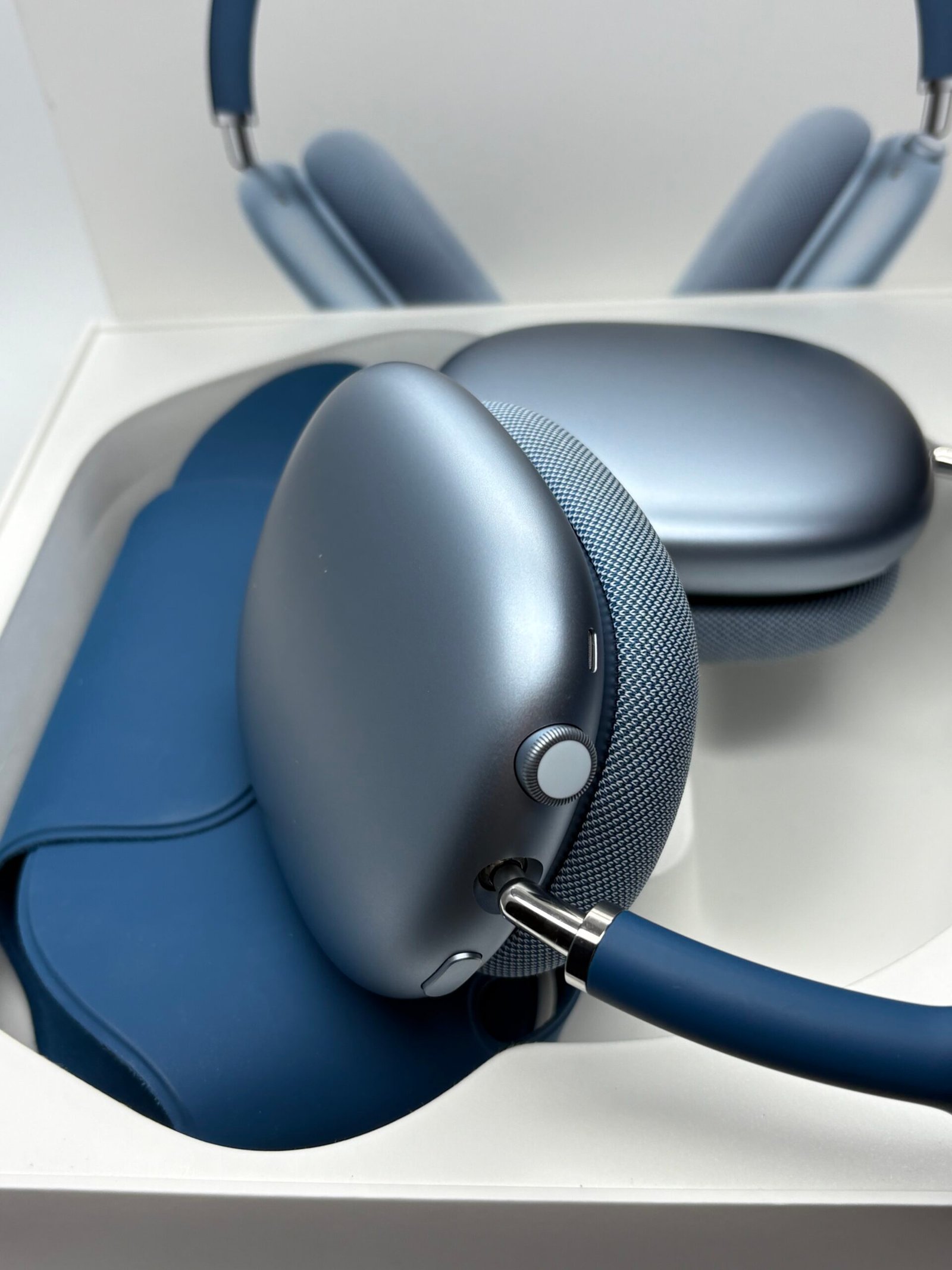 Casti Apple Airpods Max - Sky Blue - Imagine 7
