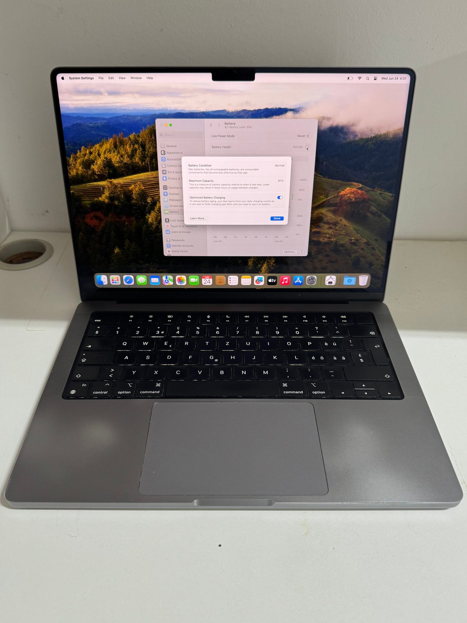 MacBook Pro 14" 2023 cu procesor M2 Pro (Model A2779), 1TB, 32GB - Imagine 4