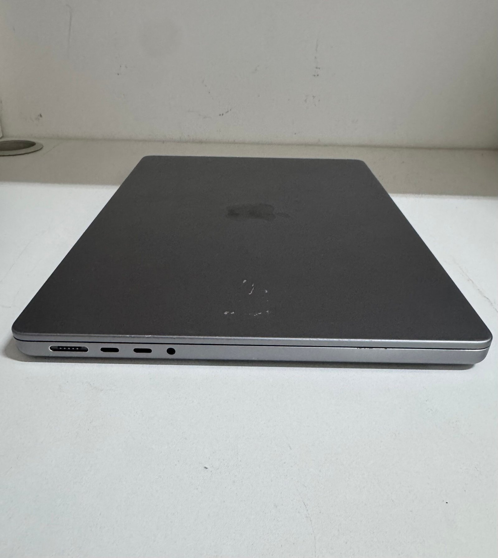 MacBook Pro 14" 2023 cu procesor M2 Pro (Model A2779), 1TB, 32GB - Imagine 7