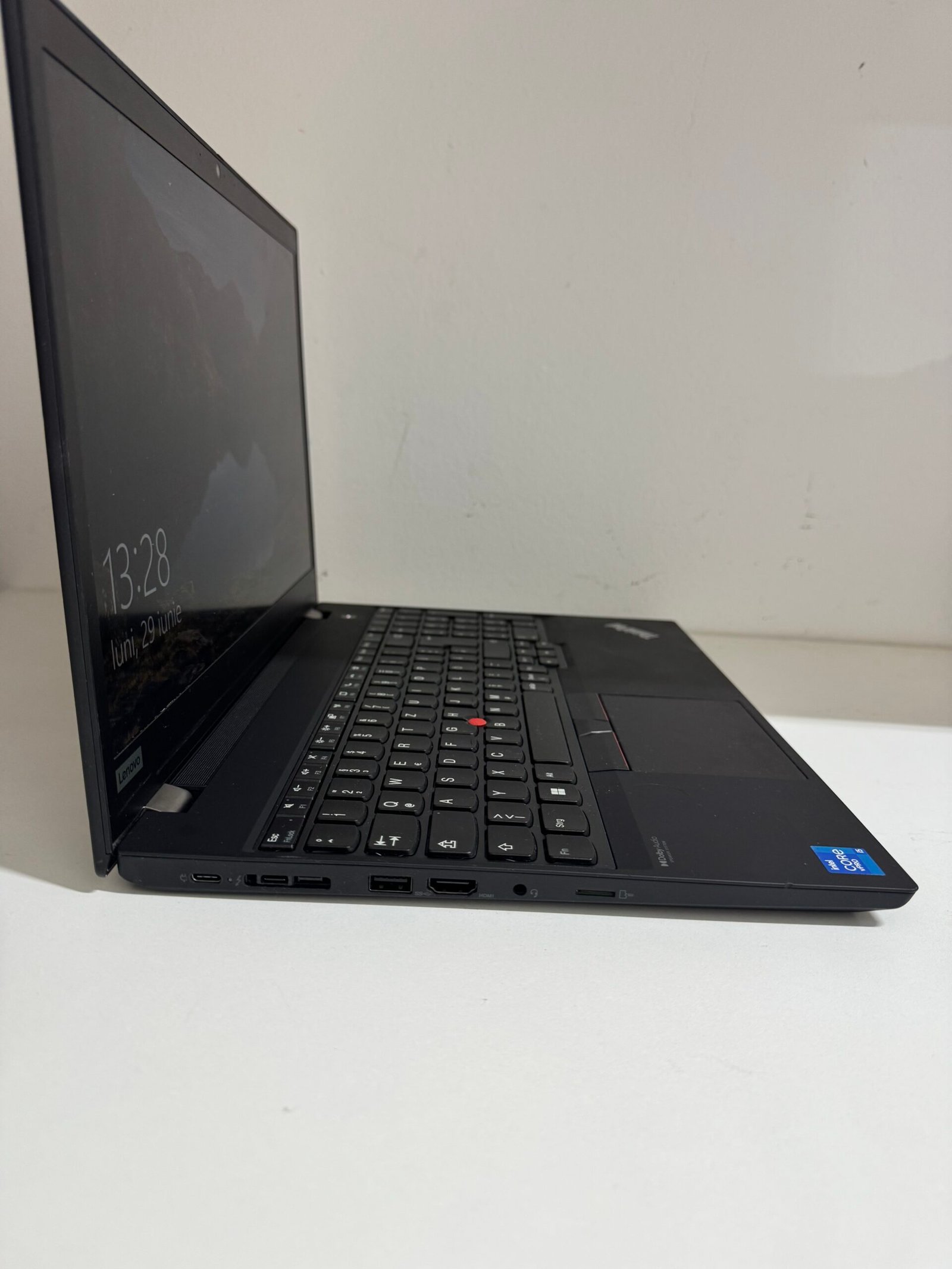 Lenovo ThinkPad T15 Gen 2, i5-1145G7 | 16 GB RAM | 256 GB SSD | 15.6" - Imagine 5