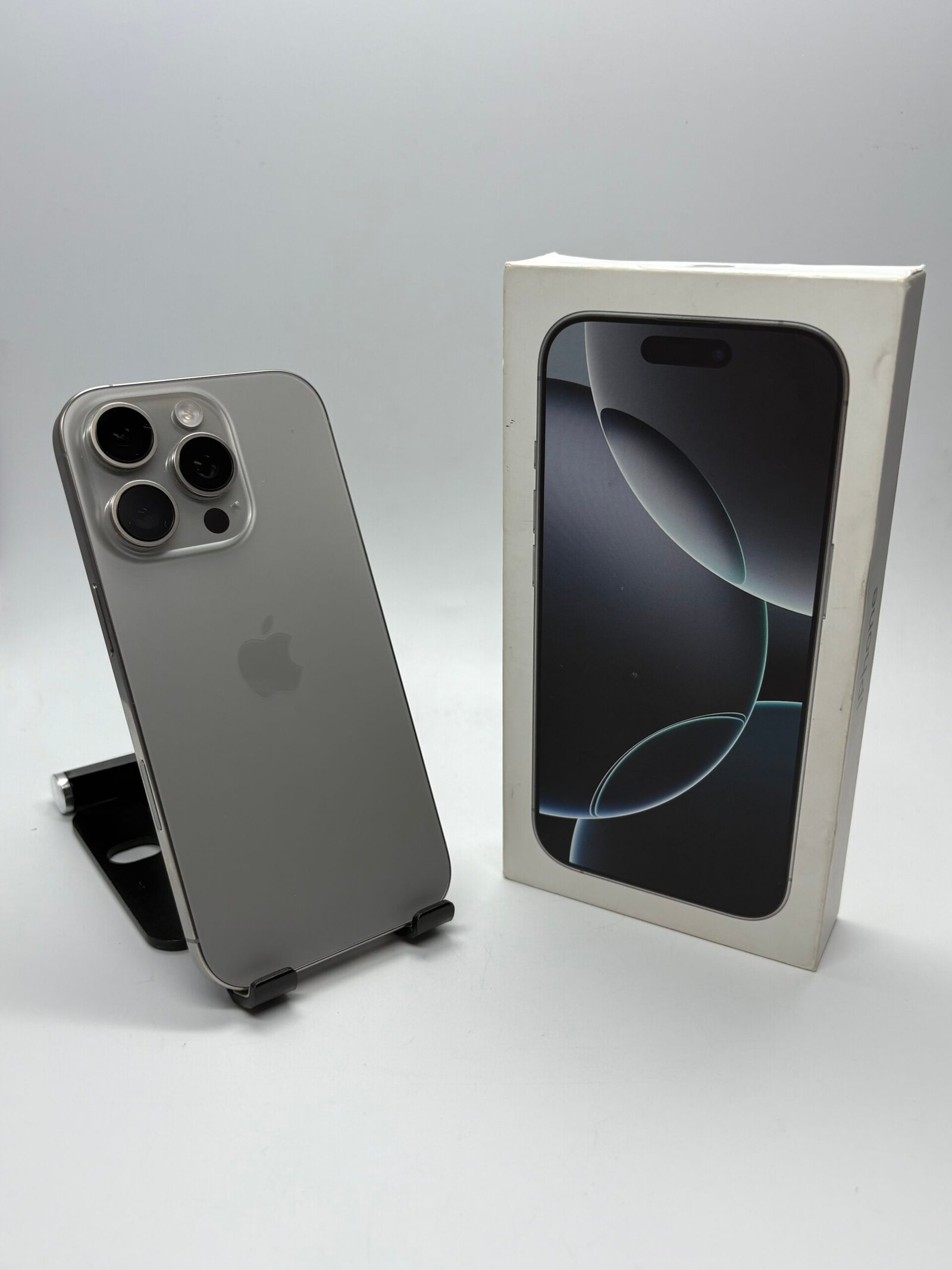 Apple iPhone 16 Pro, 256GB, 5G, Natural Titanium