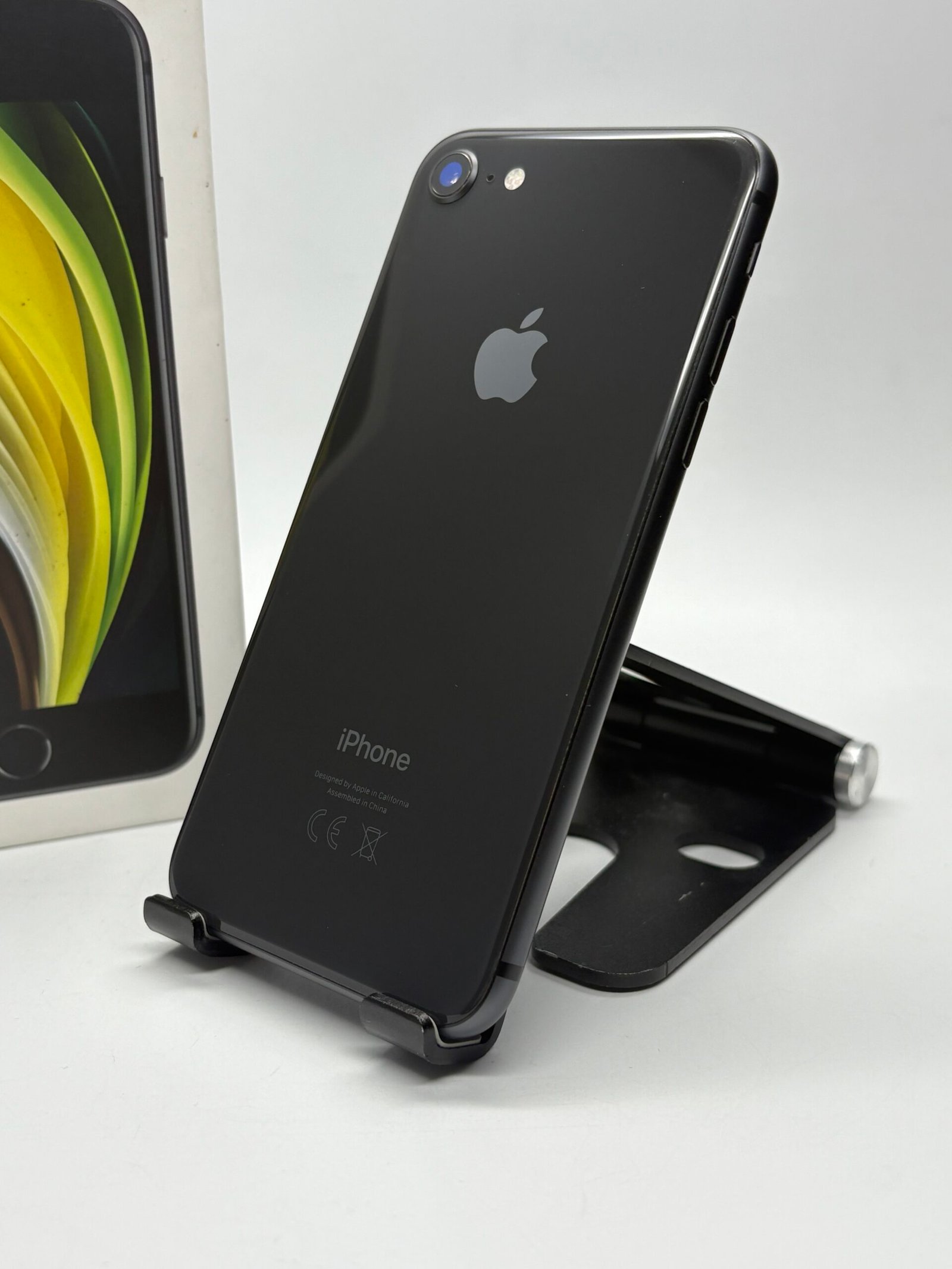 Apple iPhone SE 2 - 64GB, Midnight, Baterie 94% - Imagine 2